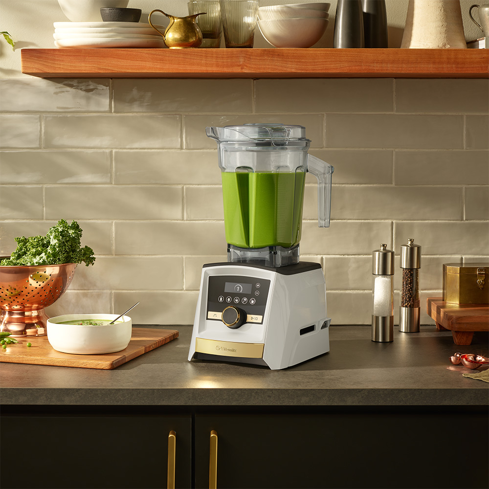Vitamix A3500i Ascent® Series Smart Blender (White with Gold Trim)