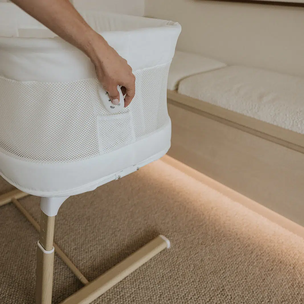 BabyRest Swan Smart Bassinet