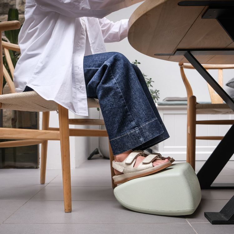 Formi Footstool