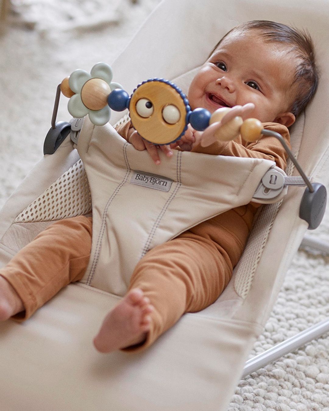 BabyBjörn Bouncer Bliss & Toy Bar